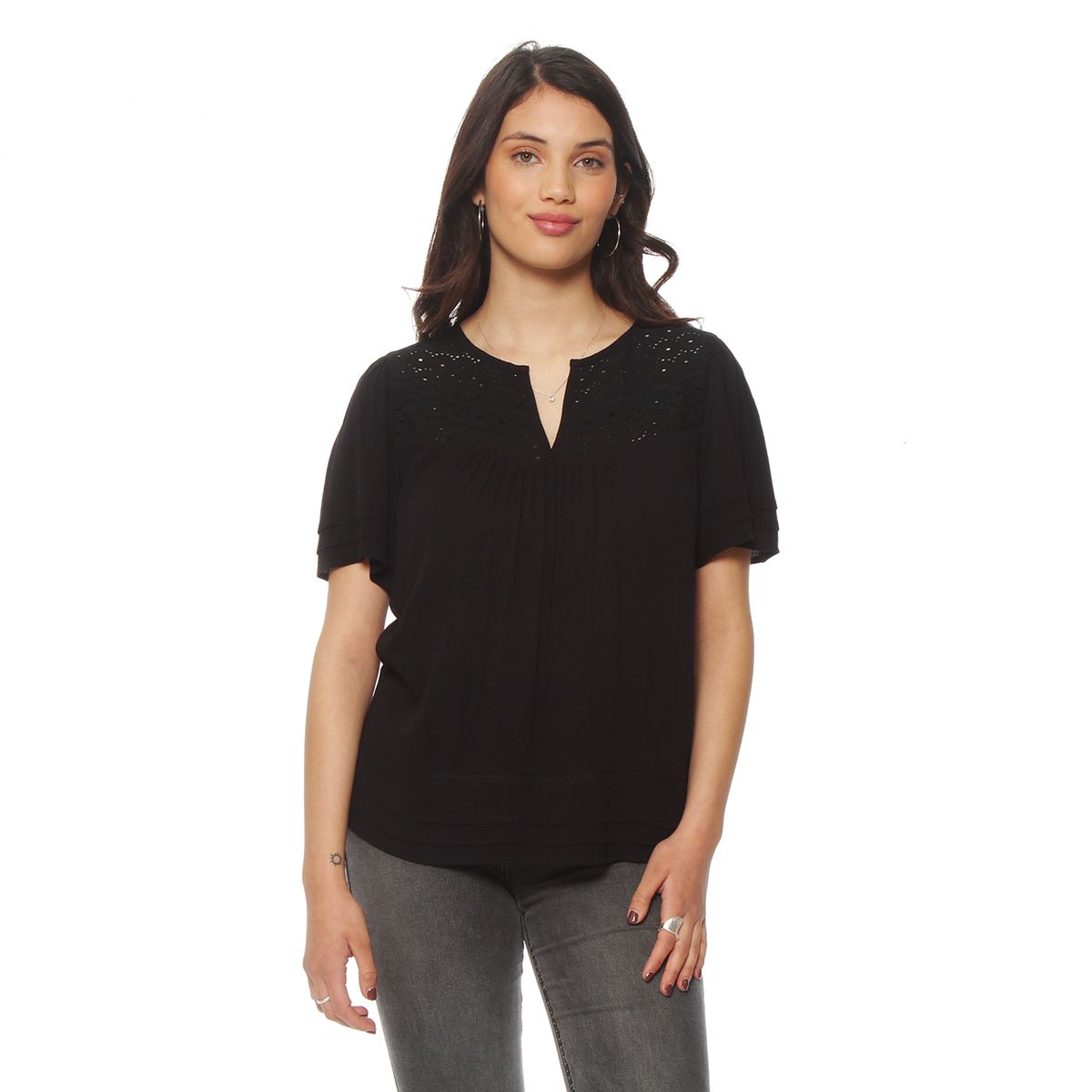 WADOS - POLERA MANGA CORTA ESCOTE V CON APLICACION EN DELANTERO