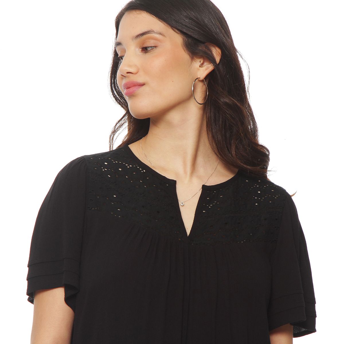 WADOS - POLERA MANGA CORTA ESCOTE V CON APLICACION EN DELANTERO