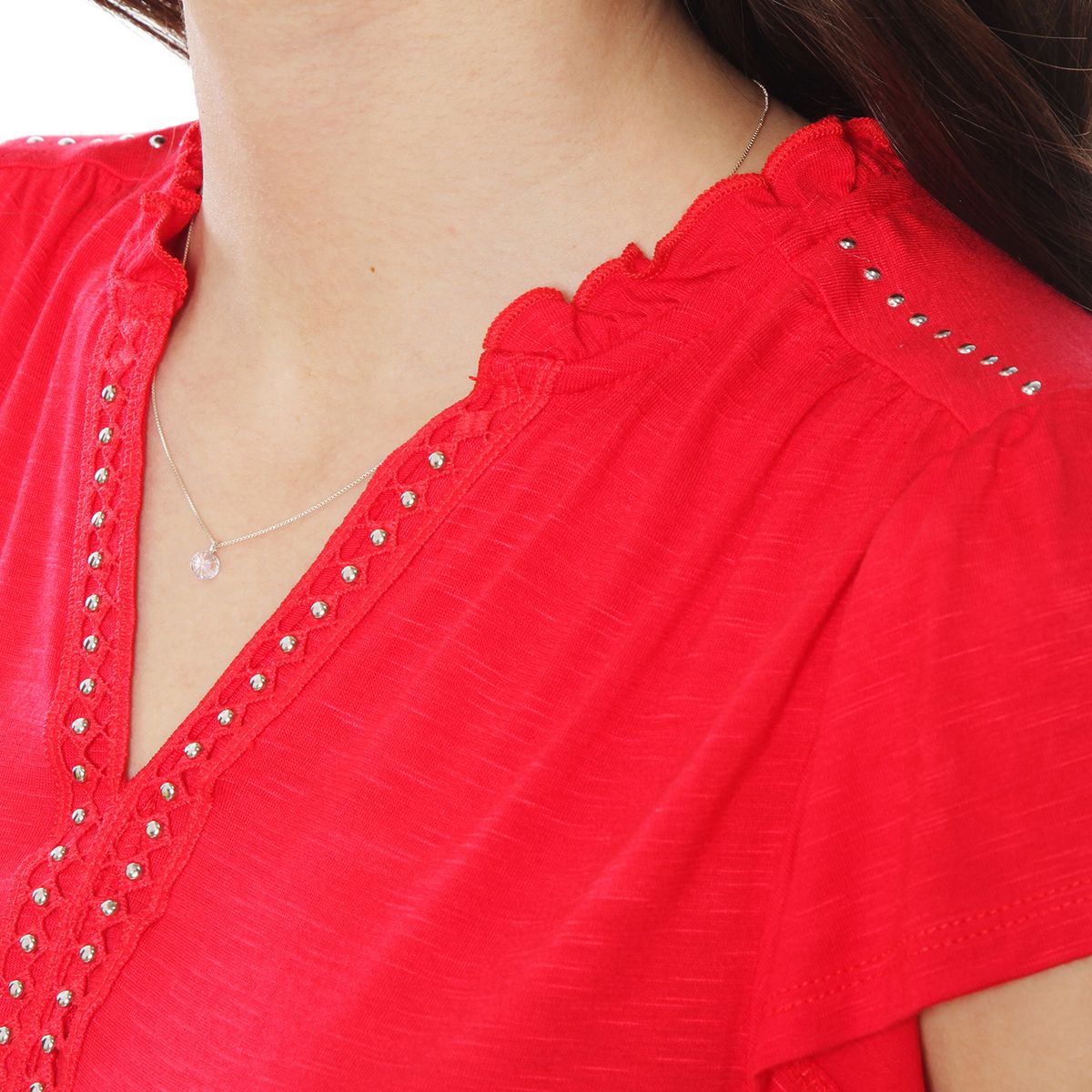 WADOS - POLERA MANGA CORTA SOLIDO ESCOTE V CON APLICACION