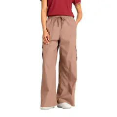 NEW BALANCE - Pantalón Lifestyle Mujer Woven Cargo Café