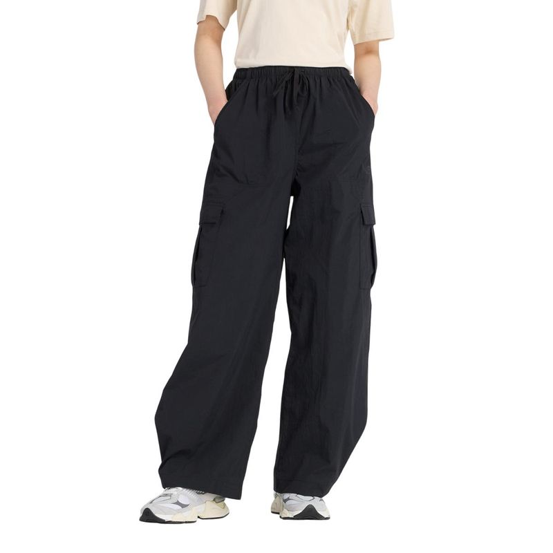 NEW BALANCE - Pantalón Lifestyle Mujer New Balance Woven Cargo Negro