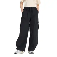 NEW BALANCE - Pantalón Lifestyle Mujer Woven Cargo Negro