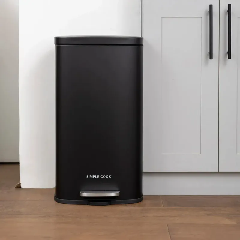 SIMPLE COOK - Basurero 30L con Pedal Negro Mate Simple Cook