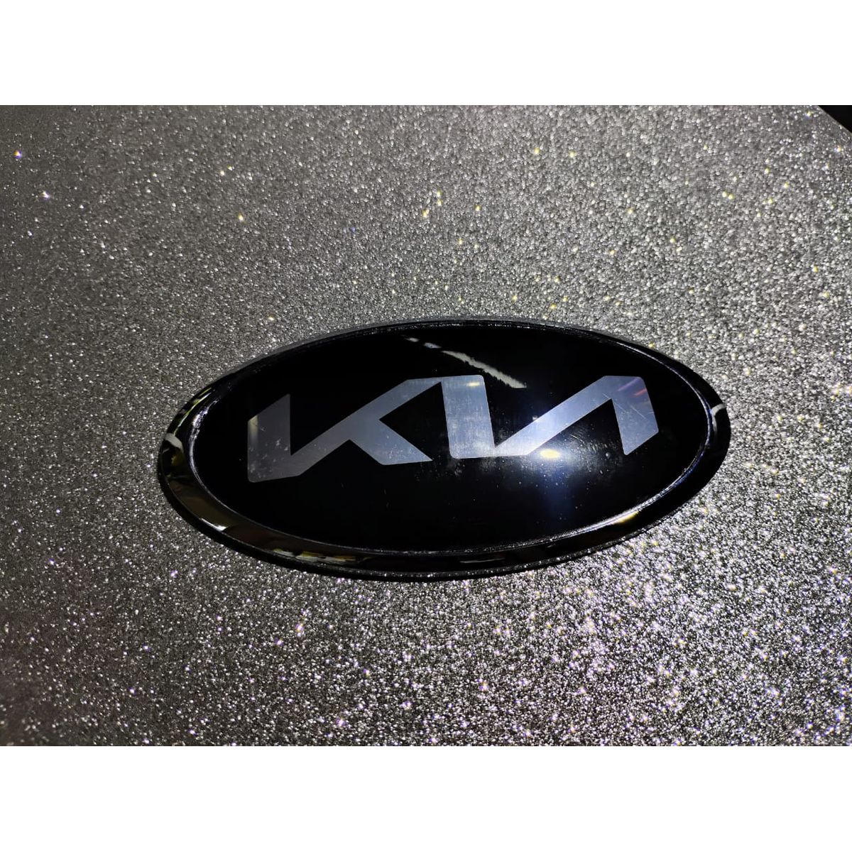 GENERICO - Personaliza tu auto con nuestro emblema Kia 15x75cm