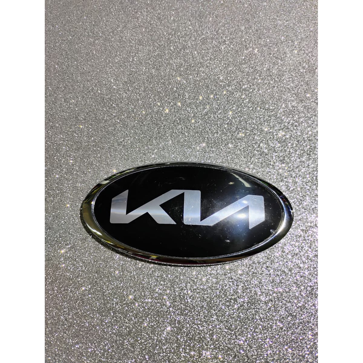 GENERICO - Personaliza tu auto con nuestro emblema Kia 15x75cm