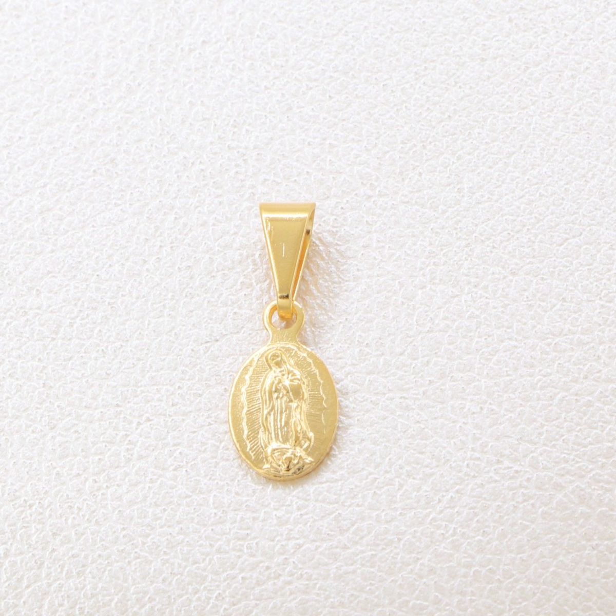 GENERICO - Colgante Guadalupe mini oro laminado 18k