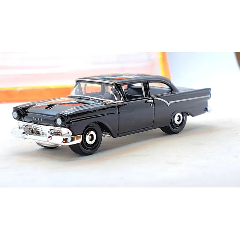 MATCHBOX - Ford Custom 300  Matchbox auto coleccion 10/100
