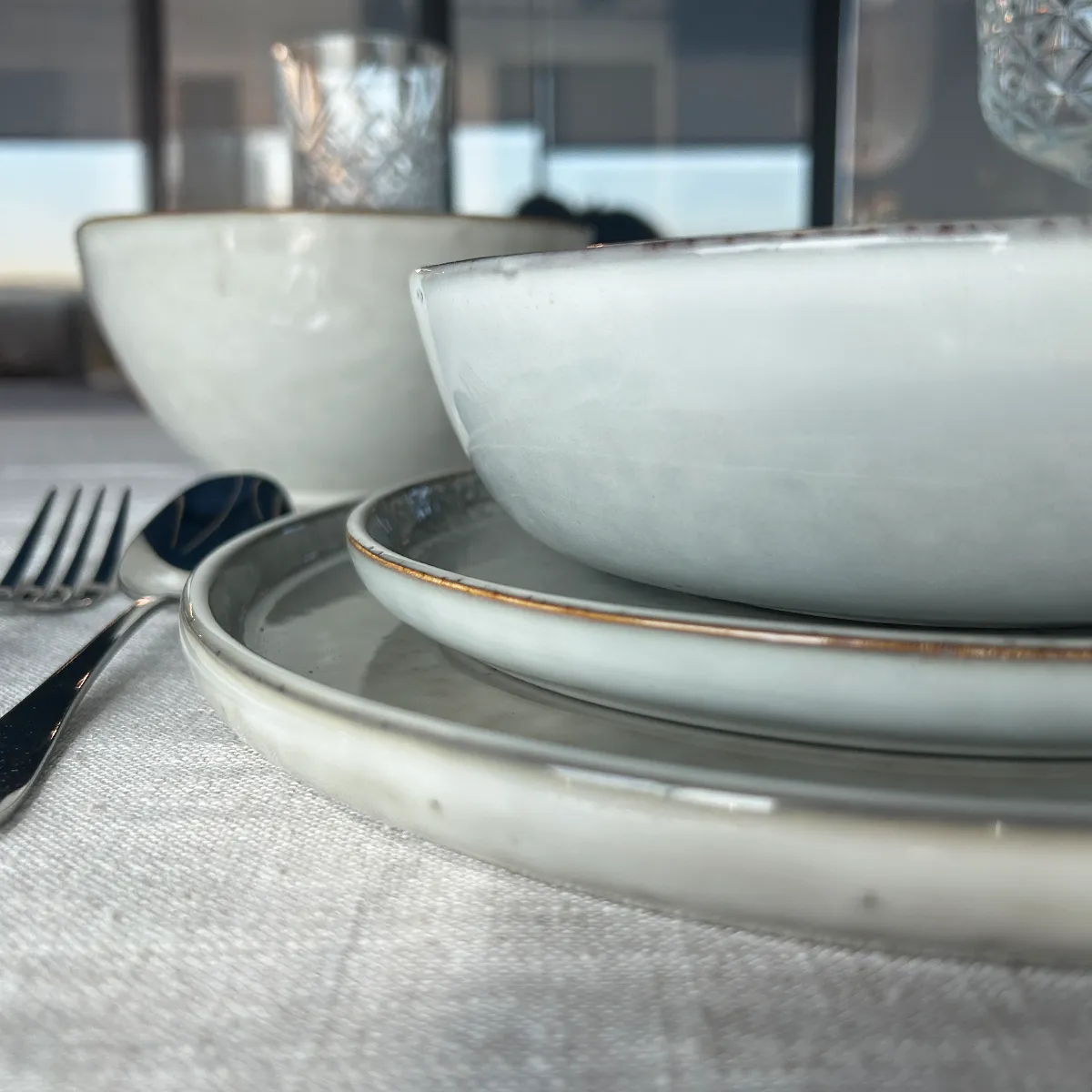 GENERICO - Set Vajilla 18 Piezas Cerámica Gris Linea Oslo