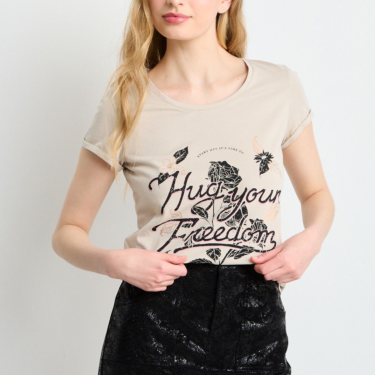 IO - Polera Manga Corta Mujer Beige Io