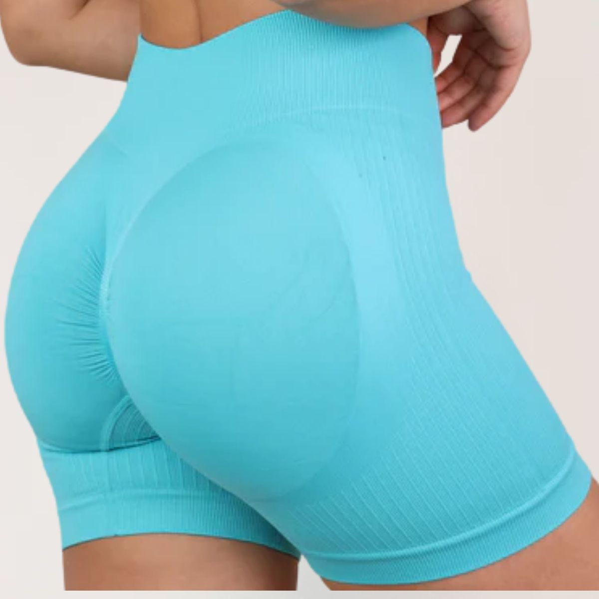 DESIGNERS - Short Deportivo Levanta Cola Push-up