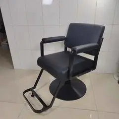 GENERICO - Sillon Negro Basico Peluqueria o Baberia con apoya pies A09