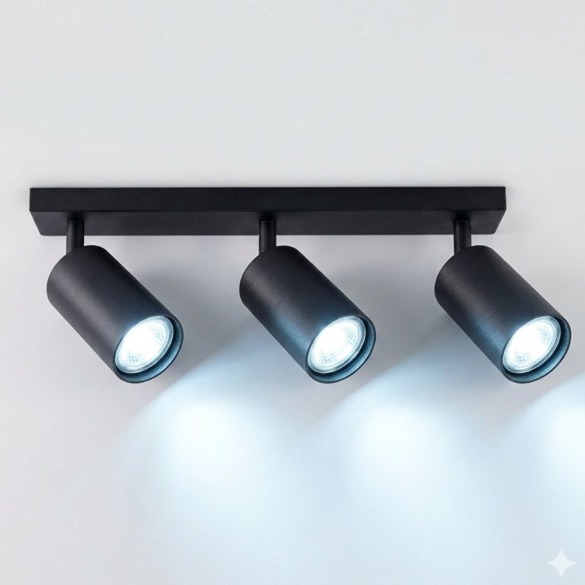 WANT - Aplique Porta Ampolleta Gu10 de 3 Focos Negros Luz Fría