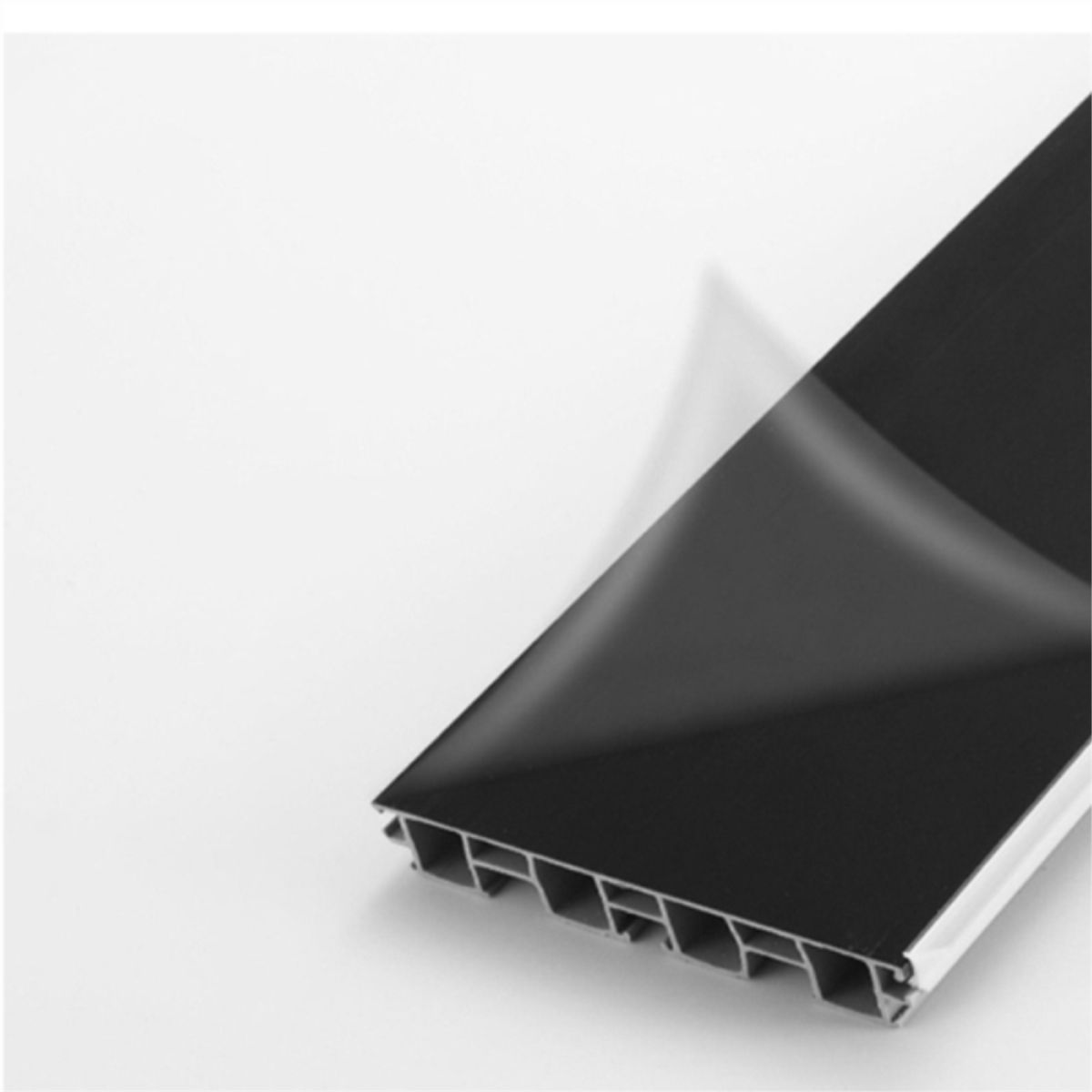 KUTZ - Zocalo pvc negro h150 3mts