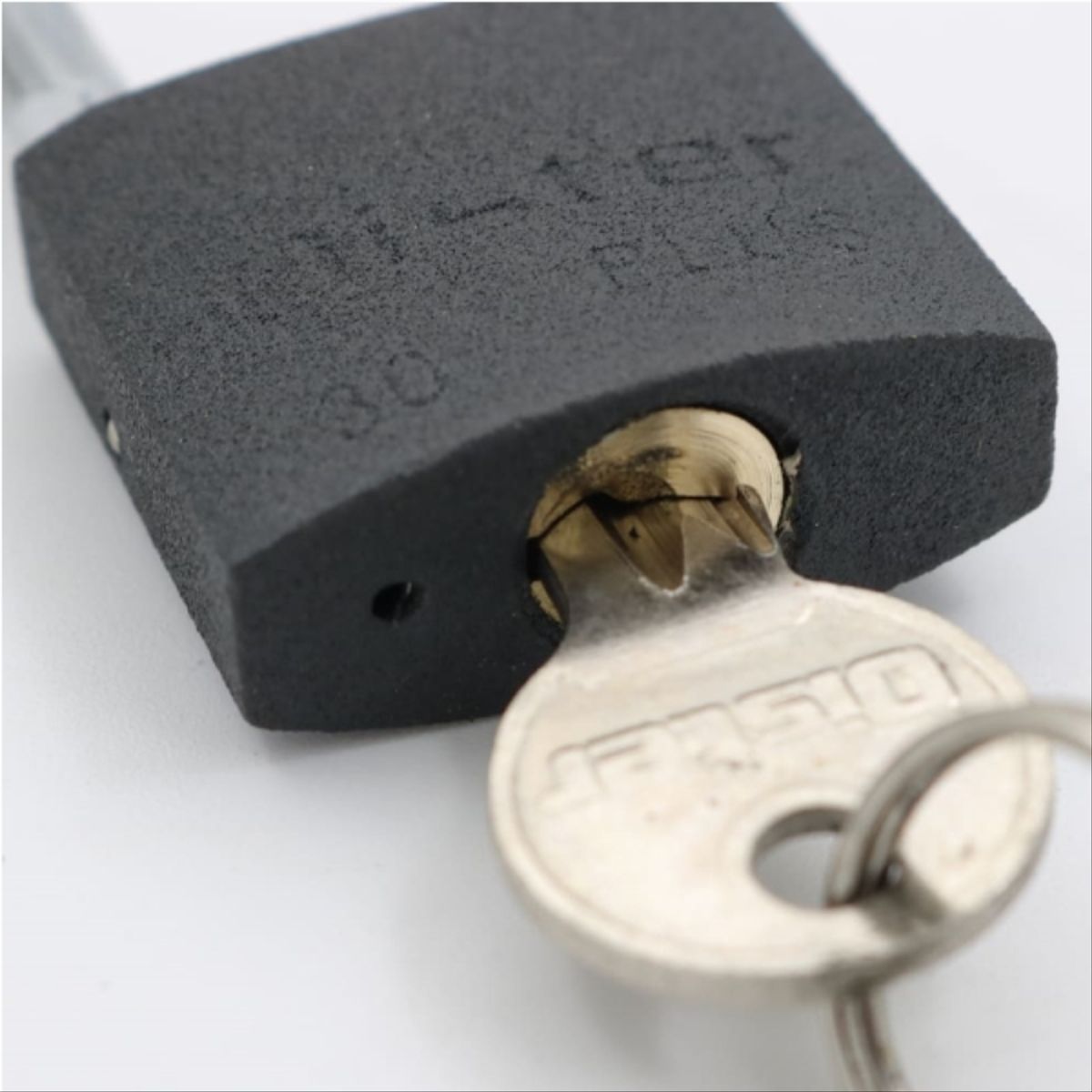 OISTER - Candado oister plus 30mm negro bt oister