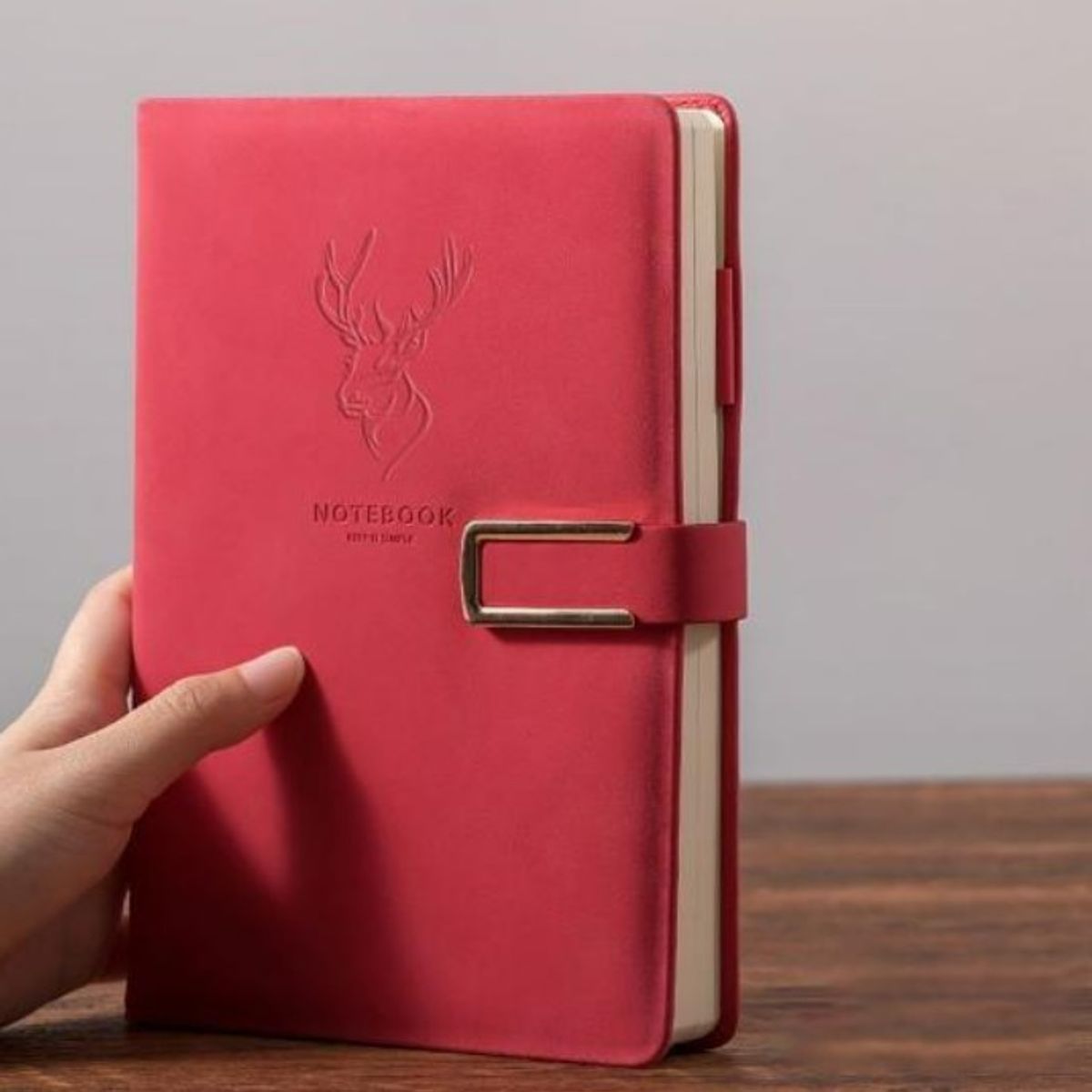 GENERICO - CUADERNO / AGENDA CUERO SINTÉTICO PREMIUM 360 PAG A5 ROJO