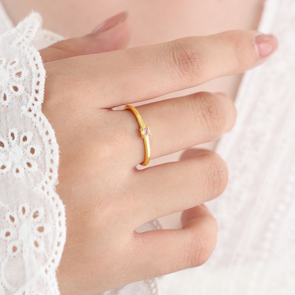 LUX JOYAS - Anillo Baño Oro Amarillo 18k Solitario Circón Rosa