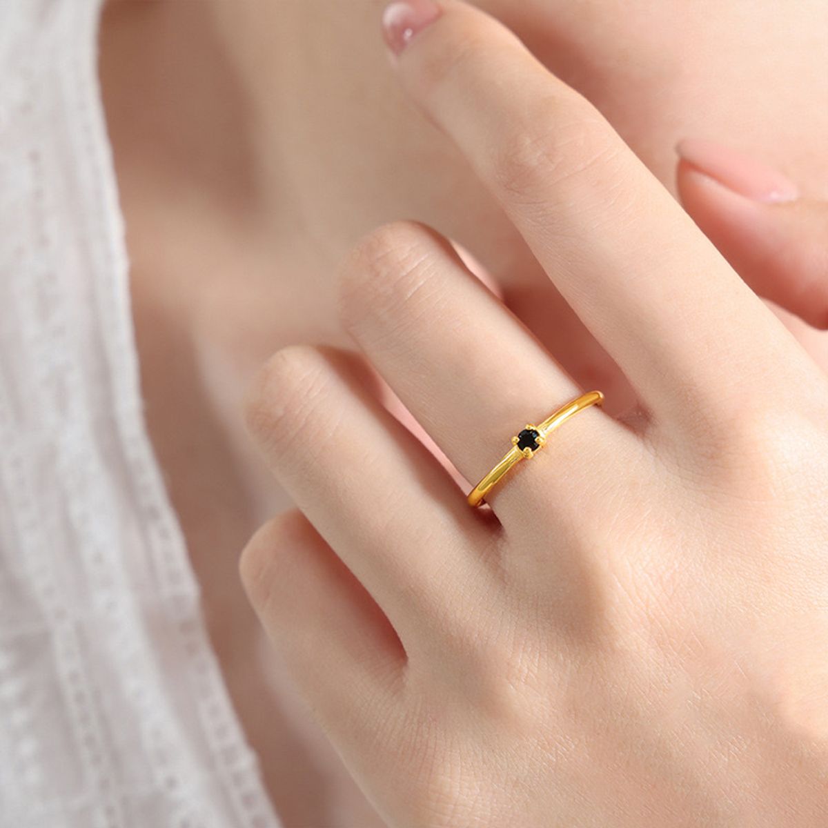 LUX JOYAS - Anillo Baño Oro Amarillo 18k Solitario Circón Ónix