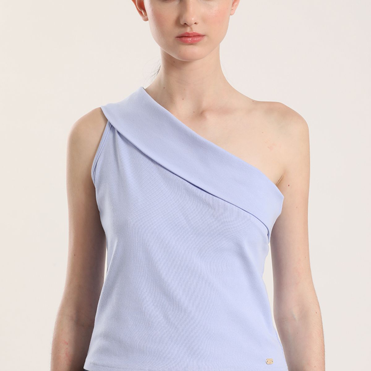 LIOLA - Top asimétrico doblez Liola mujer celeste