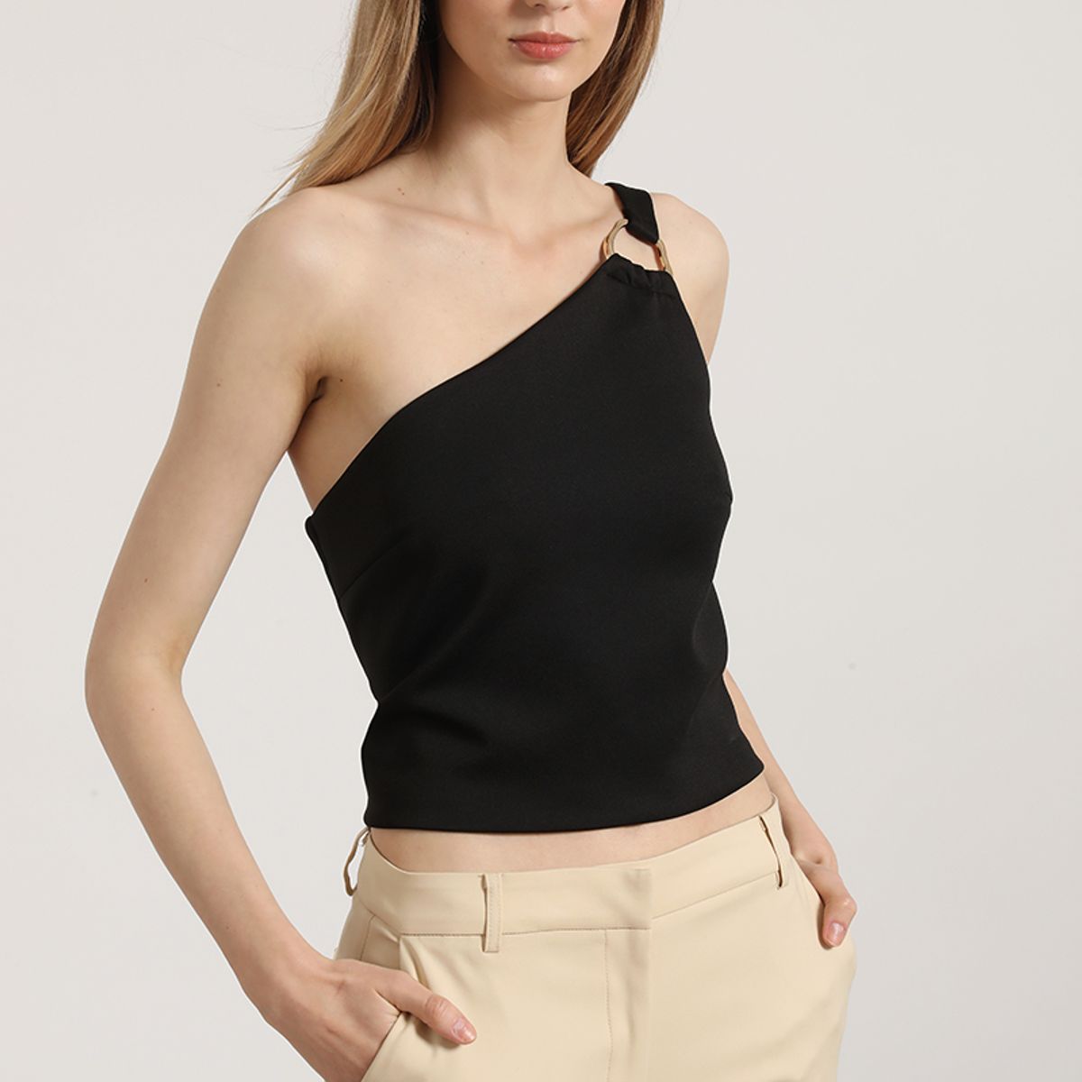 LIOLA - Top asimétrico herraje mujer Liola negro