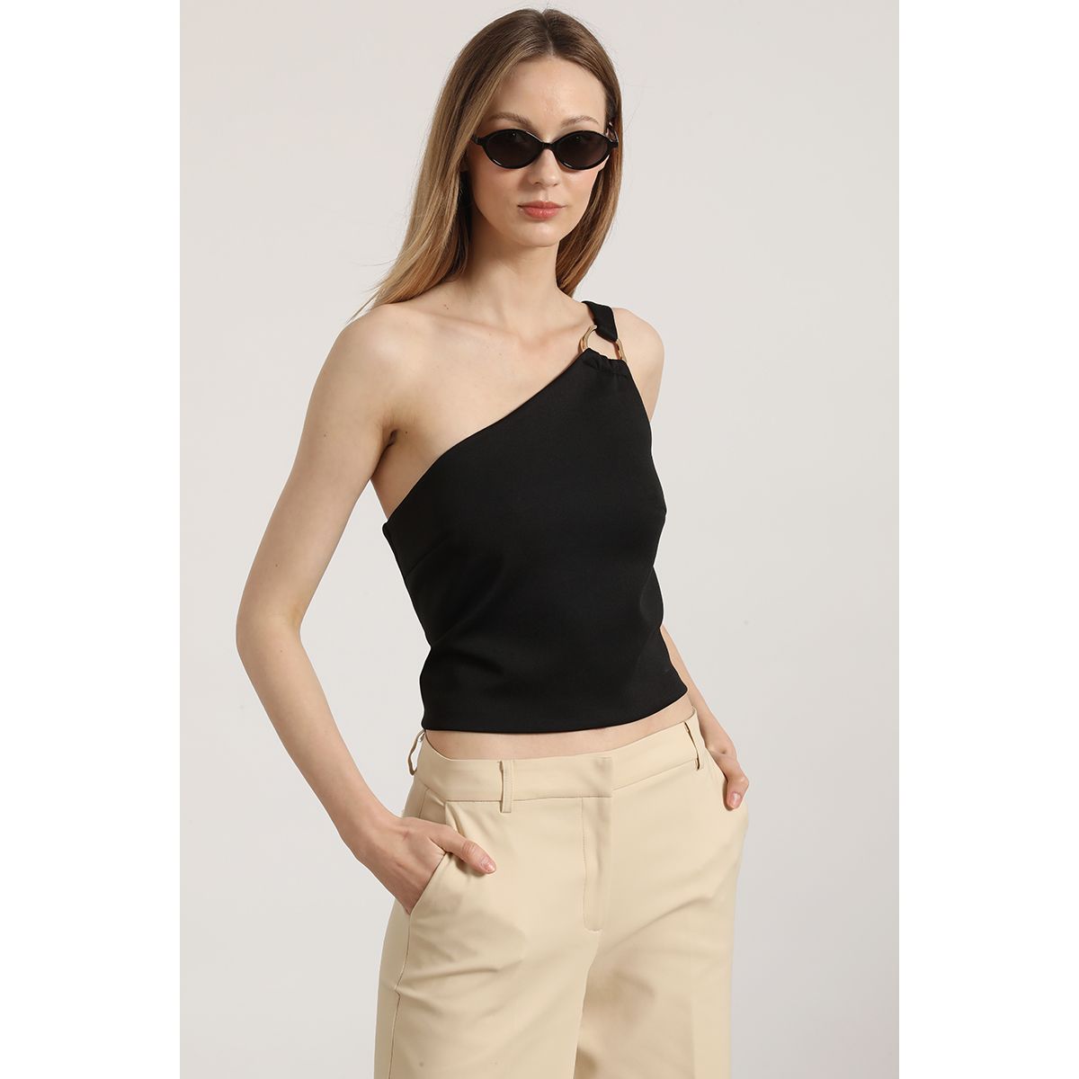 LIOLA - Top asimétrico herraje mujer Liola negro