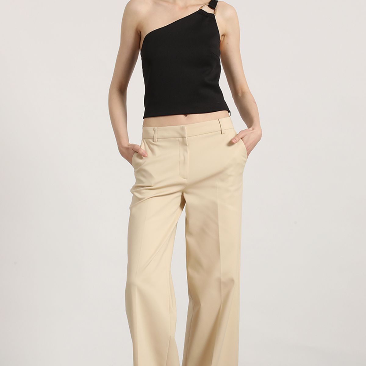 LIOLA - Top asimétrico herraje mujer Liola negro