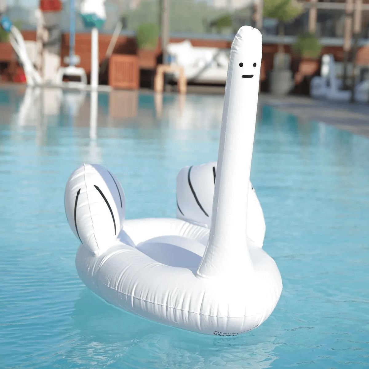 GENERICO - Flotador Inflable Piscina Swan Thing David Shrigley