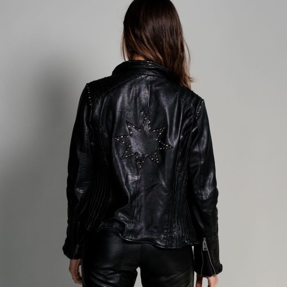 BOR - biker cuero estrella negra