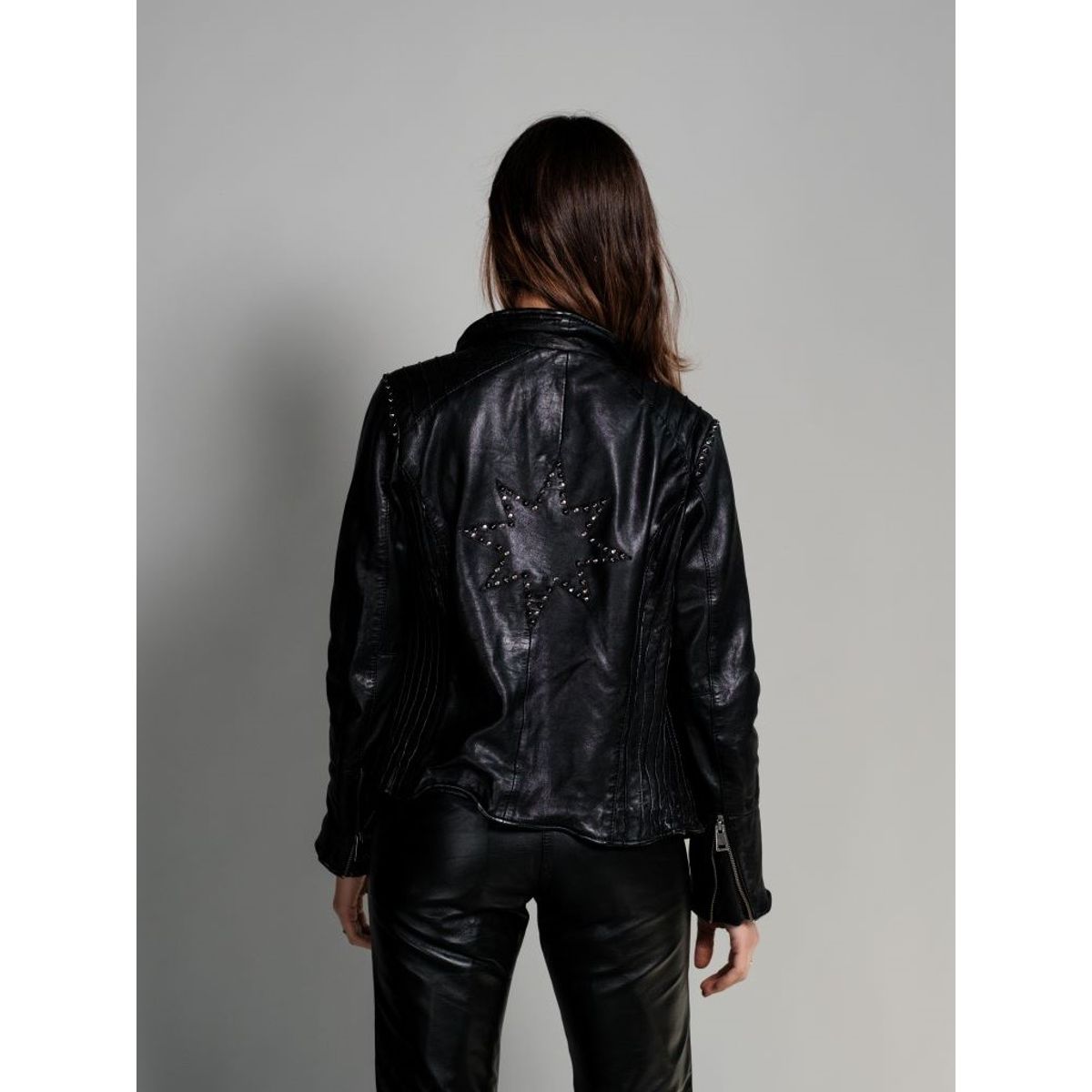 BOR - biker cuero estrella negra