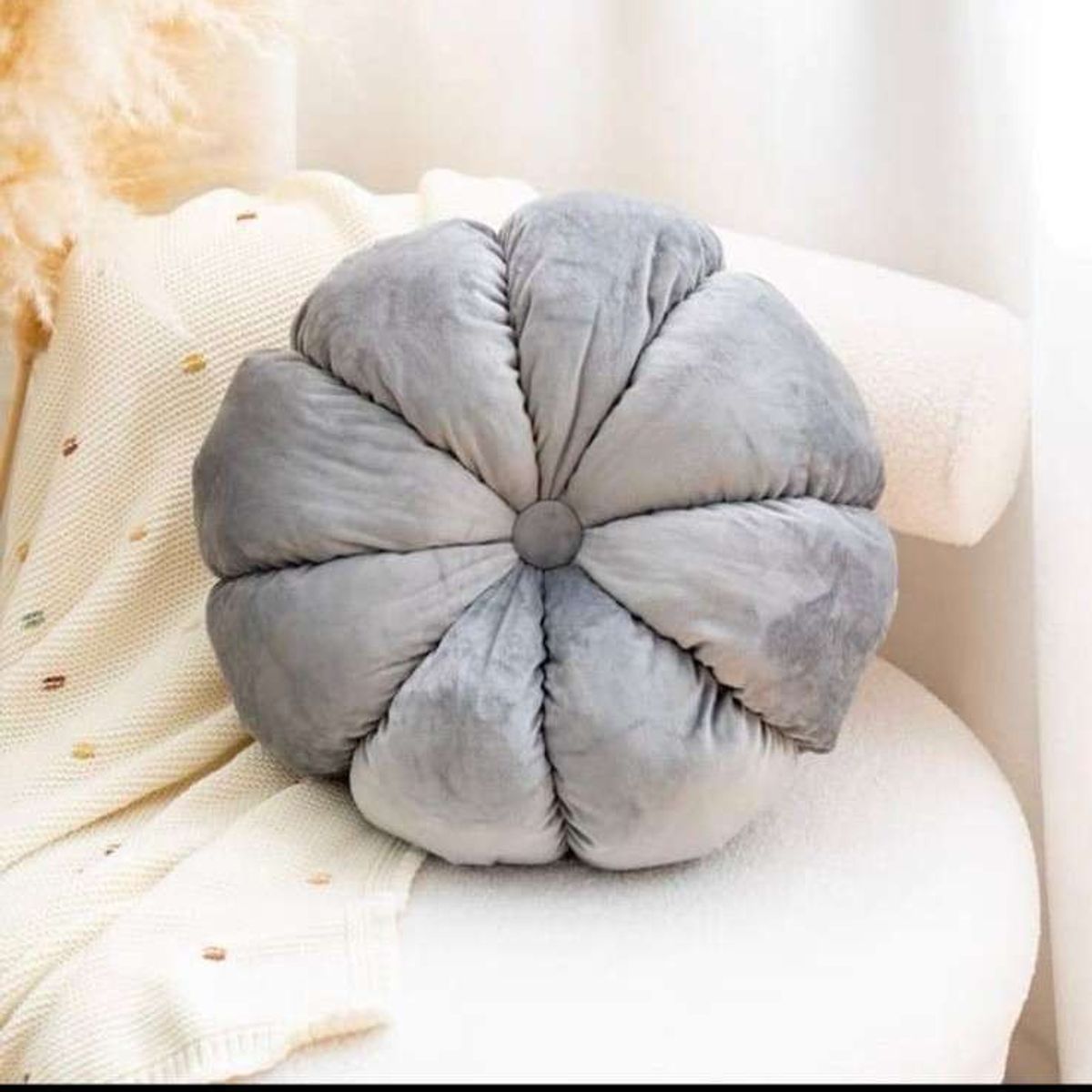 GENERICO - COJIN DECORATIVO EN FORMA DE CALABAZA COLOR GRIS 35X35CM