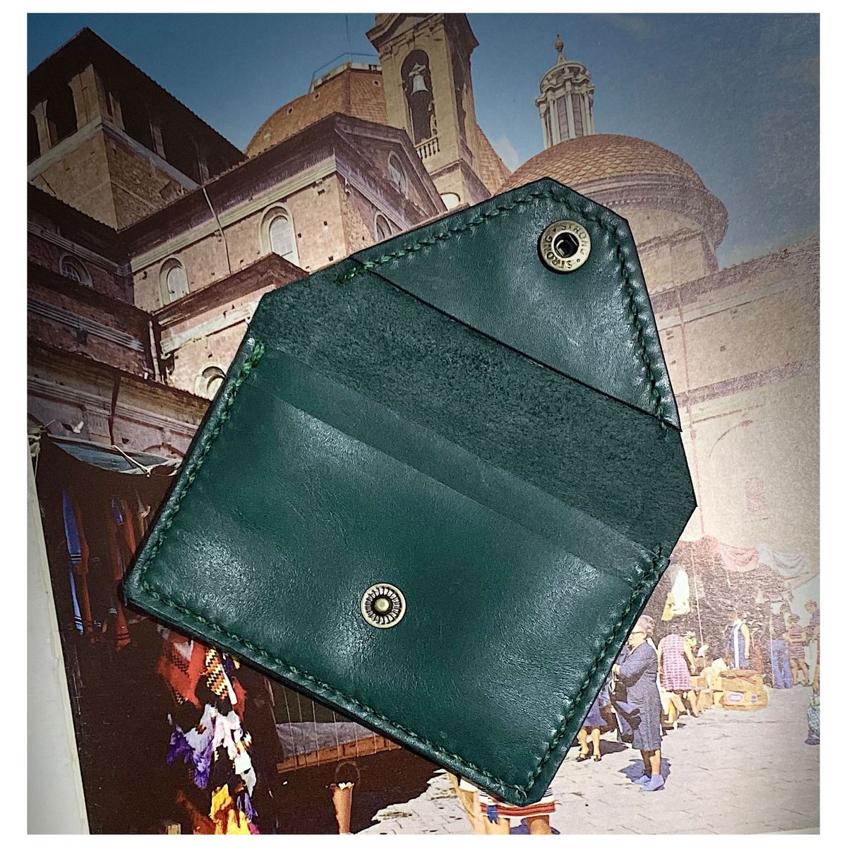 RIDERLINE - TARJETERO DE CUERO  VERDE, MODELO FLORENTINO, PARA  4 O 5 TARJETAS