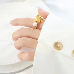 LUX JOYAS - Anillo Baño Oro Amarillo 18k Flor Perla Ajustable