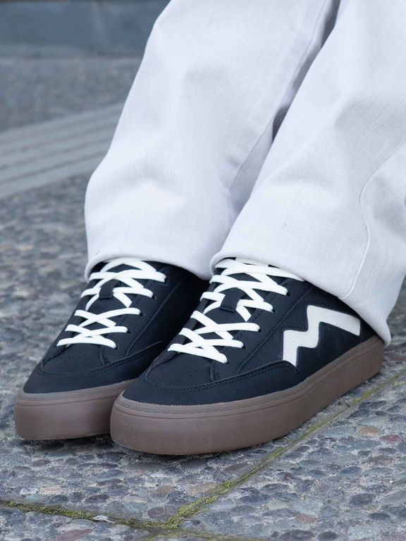 Zapatilla Pipiwai Negro Mujer