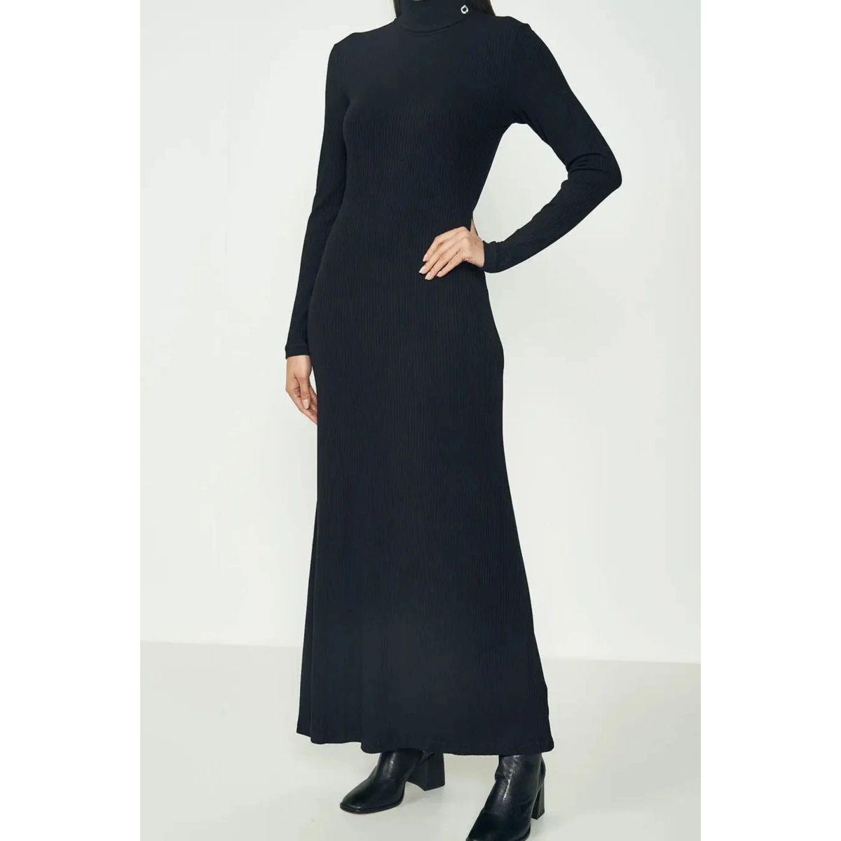 COLCCI - Vestido Canelado Cuello Alto