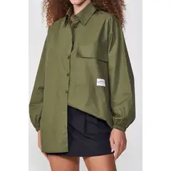 COLCCI - Camisa Femenina Alfaiatería Loose Verde Sport