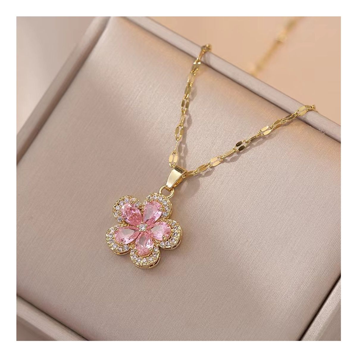 ZG JOYAS - Set Collar Aros Flor Sakura Cerezo Galvanizado En Oro 14k