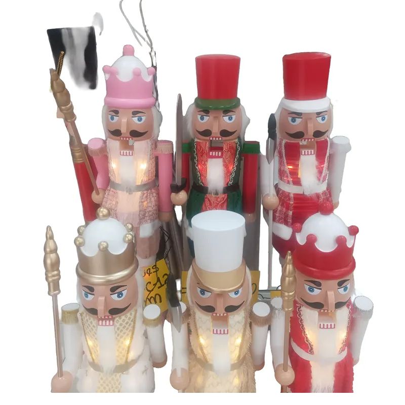THIS IS FELIZ NAVIDAD - Cascanueces Musical Soldado 85 Cm Luces Y Movimiento Rojo con Blanco