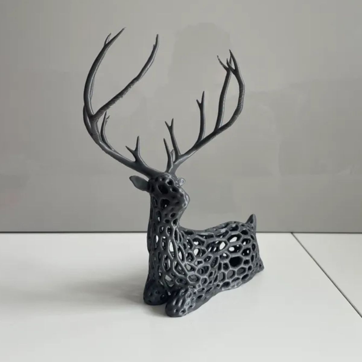 GENERICO - Decoración Ciervo Voronoi