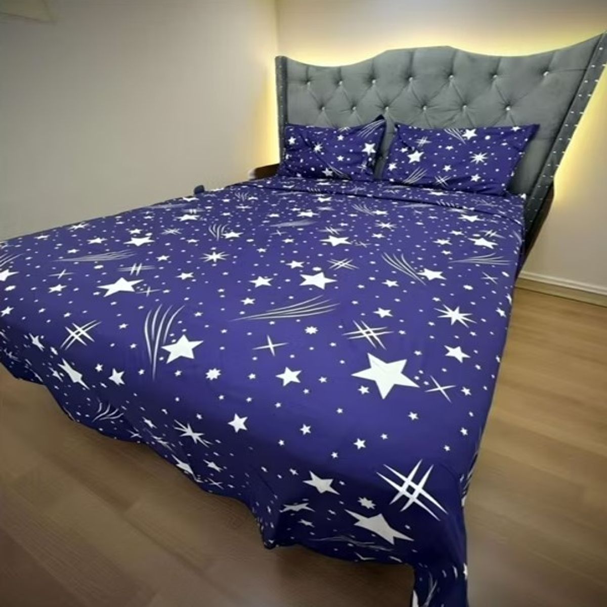 GENERICO - JUEGO DE SABANAS CON DISEÑO ESTRELLAS VIOLETAS 1.5 PLAZA TF 3 PIEZA