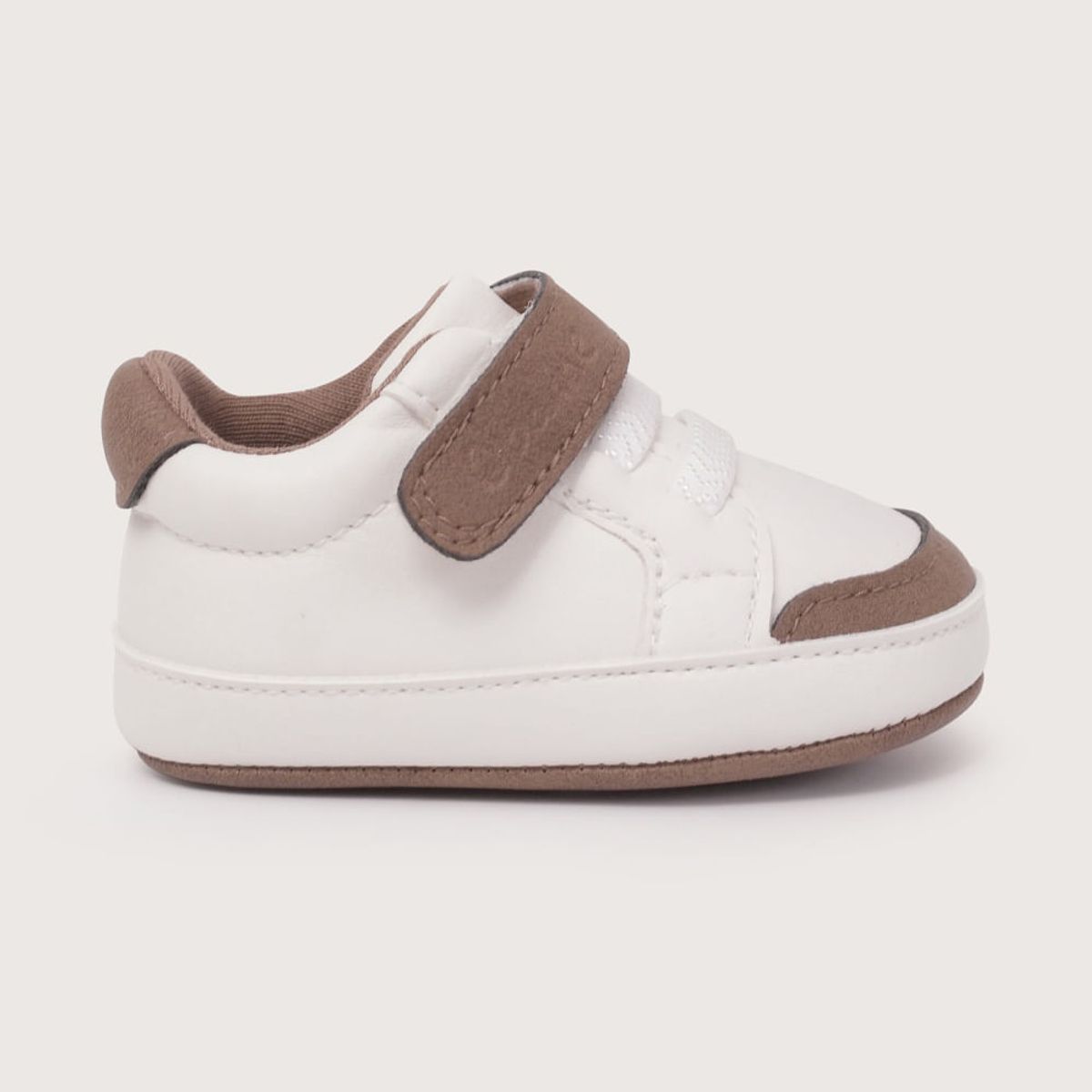 OPALINE - Zapatilla bebé blanca con verde de niño