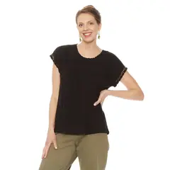 WADOS - POLERA MANGA CORTA SOLIDA CON APLICACION EN DELANTERO ESCOTE REDONDO