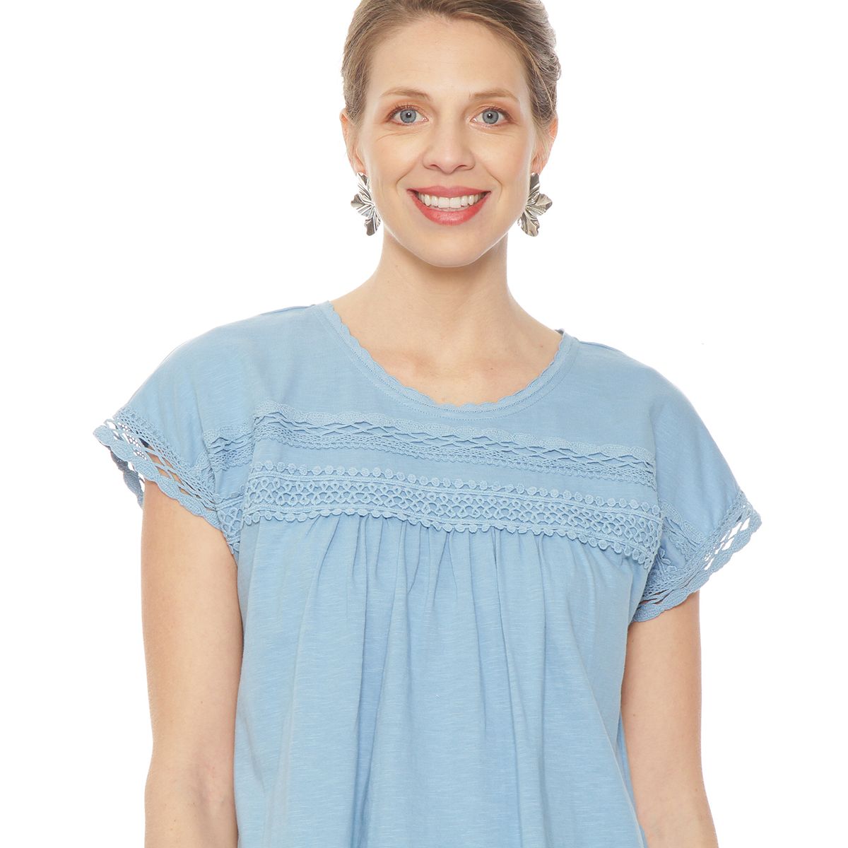 WADOS - POLERA MANGA CORTA SOLIDA CON APLICACION EN DELANTERO ESCOTE REDONDO