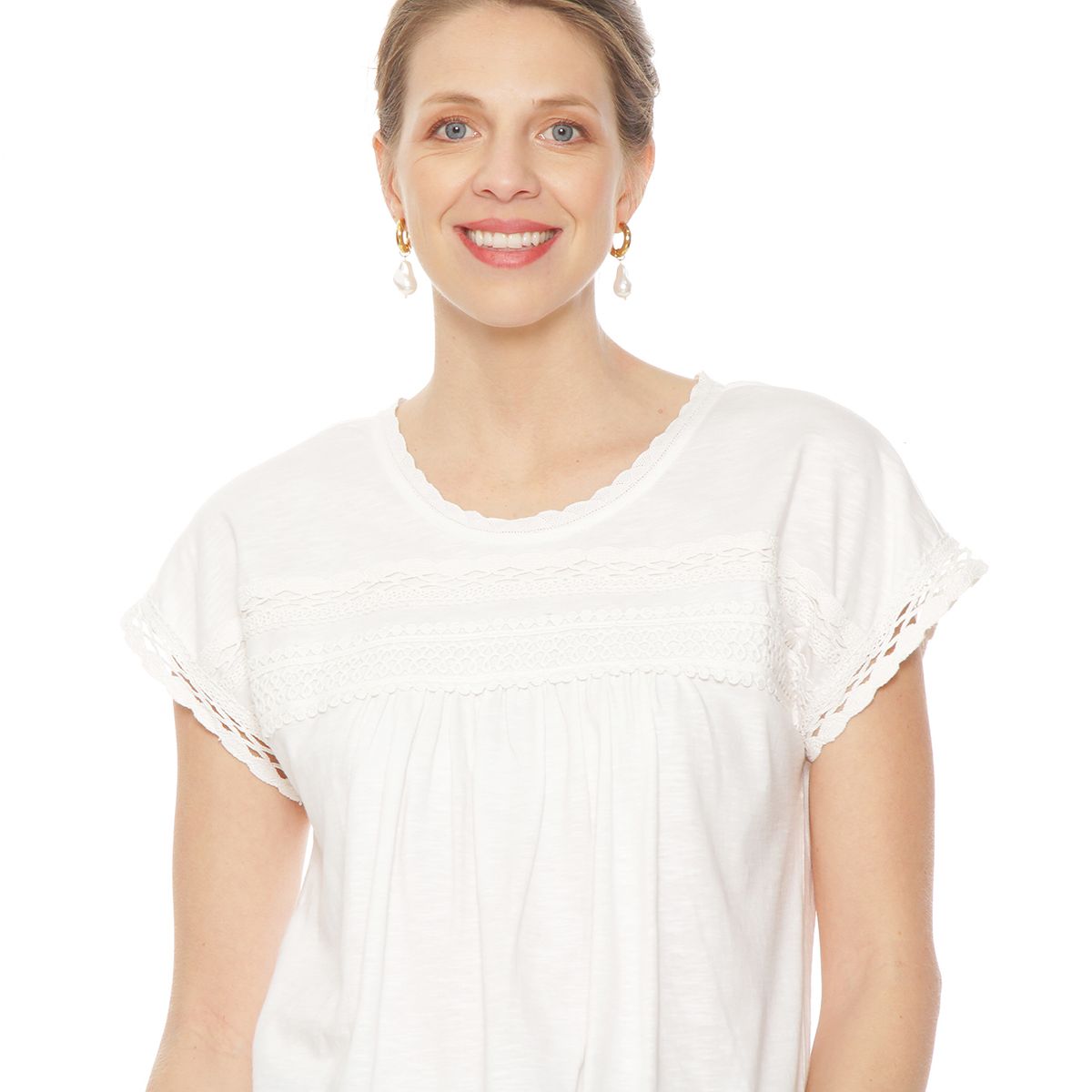 WADOS - POLERA MANGA CORTA SOLIDA CON APLICACION EN DELANTERO ESCOTE REDONDO