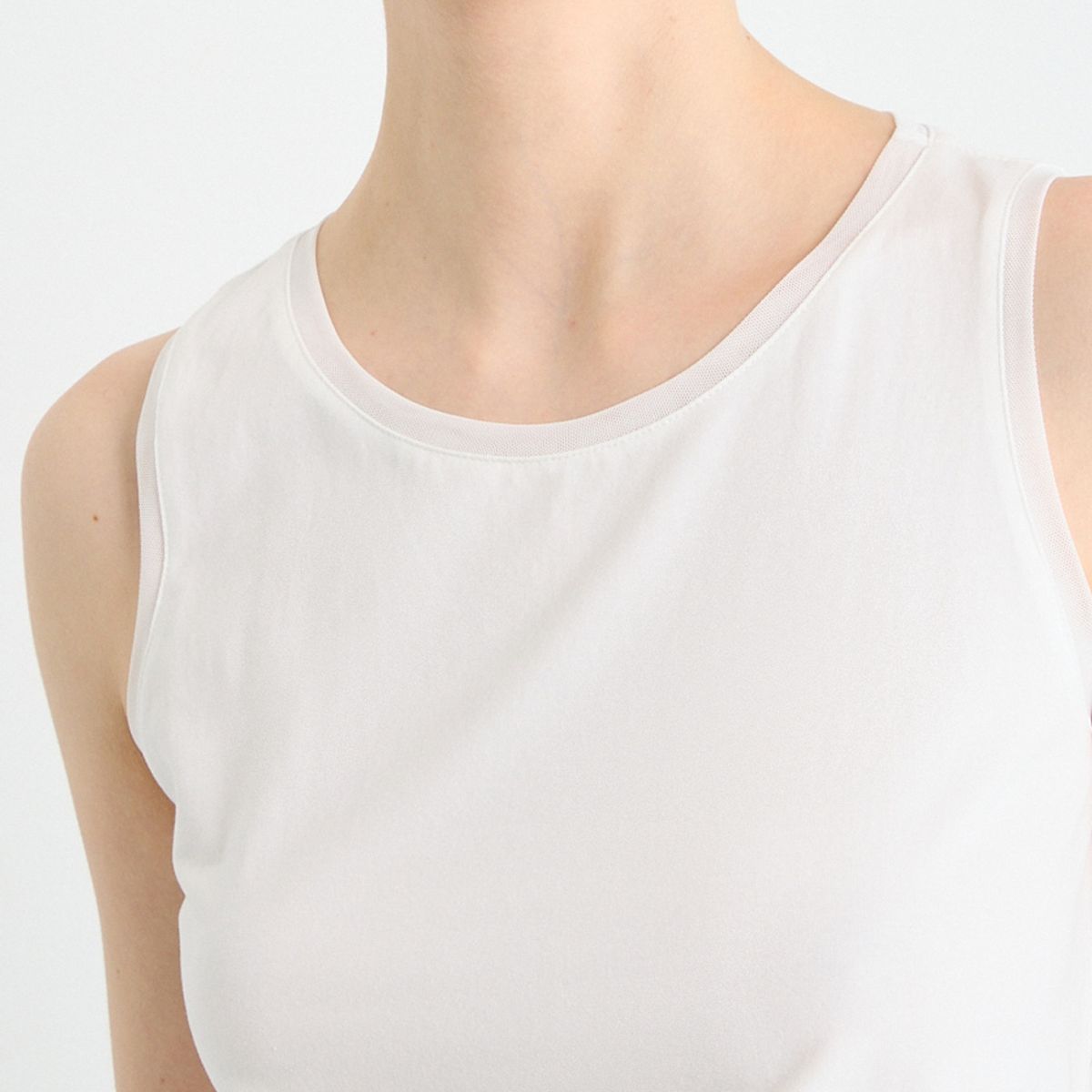 IO - Polera Sin Mangas Mujer Crudo Io