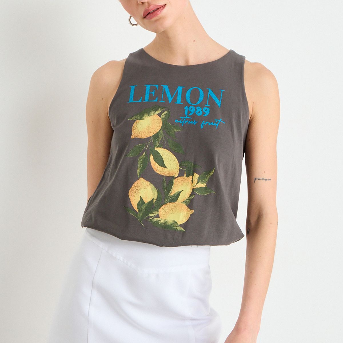 IO - Polera Sin Mangas Mujer Gris Io