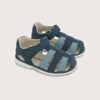 Sandalia azul de niño