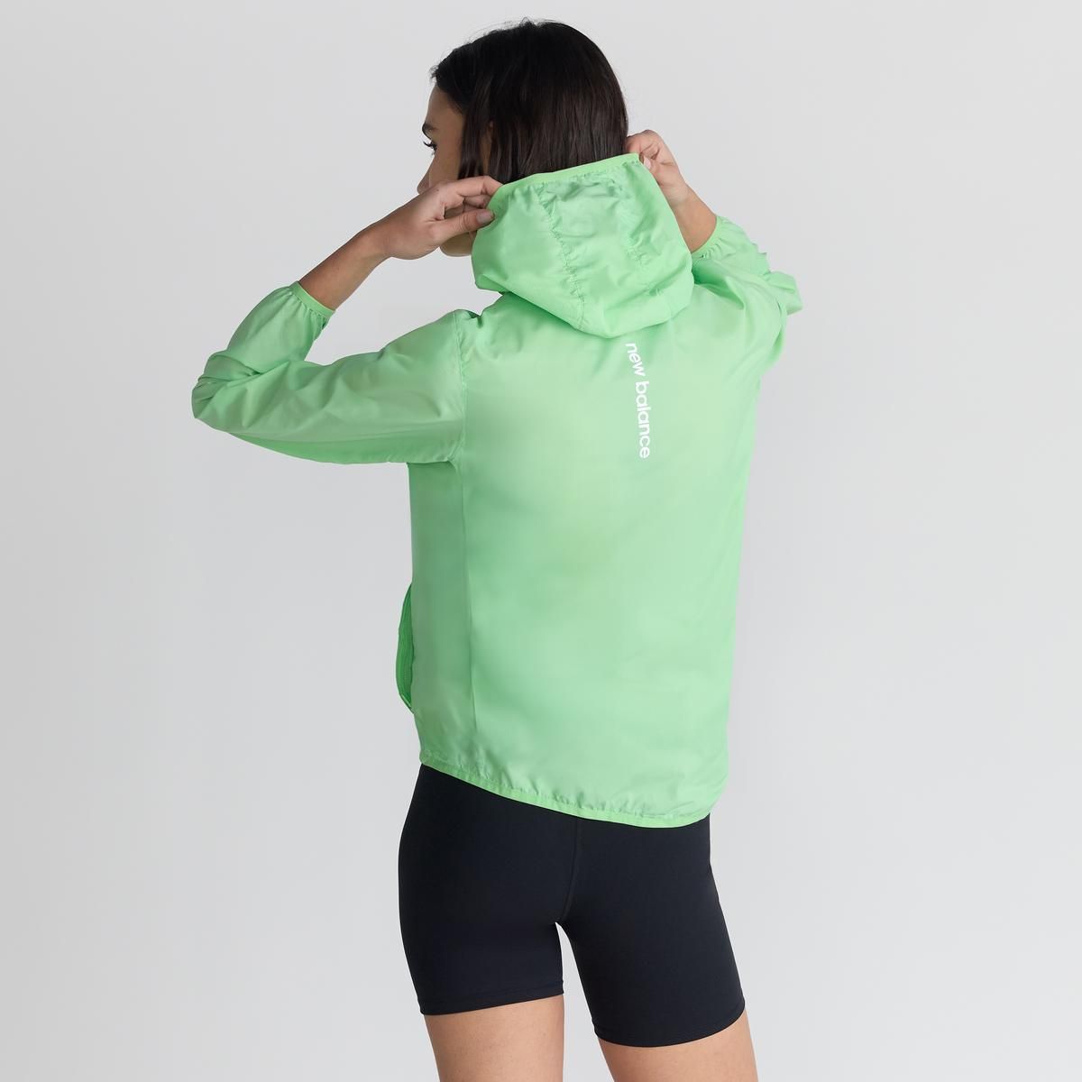 NEW BALANCE - Cortavientos Running Mujer New Balance Run Packable Verde