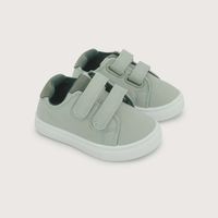 Zapatilla velcro verde de niño