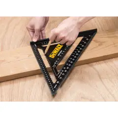 DEWALT - Escuadra Métrica 30cm Dwht25228-0 Negro