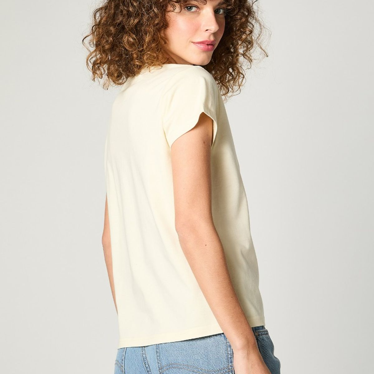 LEE - Polera Mujer Relaxed V Neck Yellow
