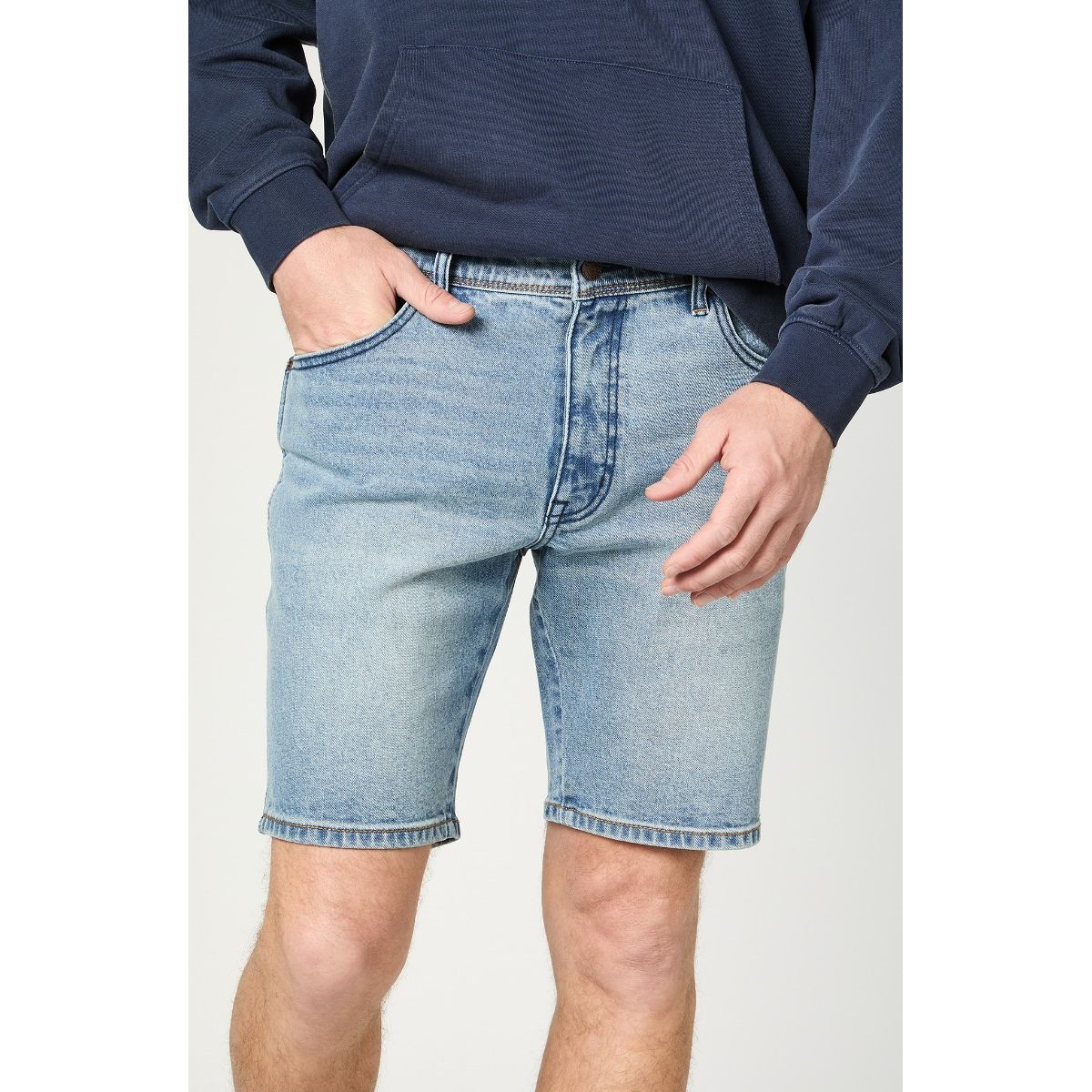 WRANGLER - Shorts Hombre Texas Sky Blue